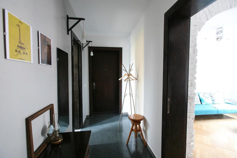 Batistei, ultracentral, etaj 4, bloc vechi, zona linistita