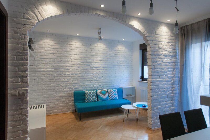 Batistei, ultracentral, etaj 4, bloc vechi, zona linistita